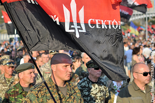 СМИ: «Правый сектор» готовит провокации против Всеукраинского крестного хода за мир