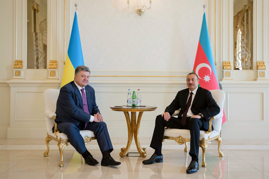Порошенко объявил о договоренности с Азербайджаном по проекту Одесса – Броды