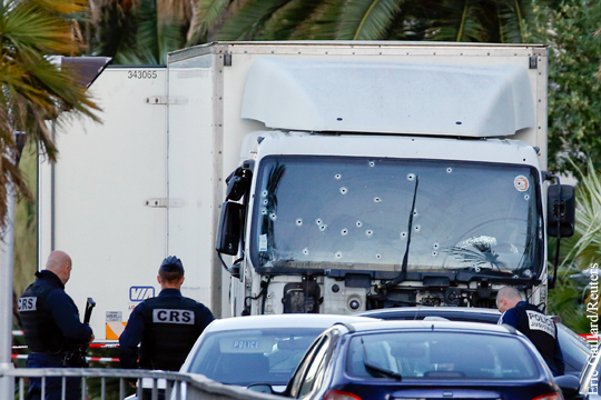 Французские СМИ узнали имя террориста в Ницце