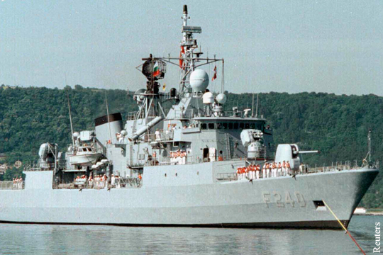 СМИ: Мятежники удерживают турецкий фрегат «Явуз» и командующего флотом