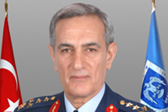 Лидером мятежников в Турции назвали экс-главкома ВВС страны