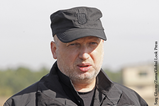 Турчинов заявил о возможном введении на Украине военного положения