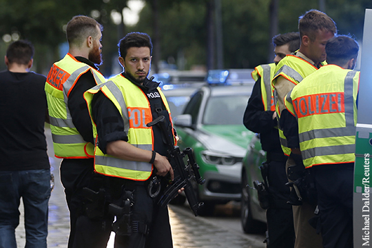 Полиция сообщила о трех погибших в торговом центре в Мюнхене