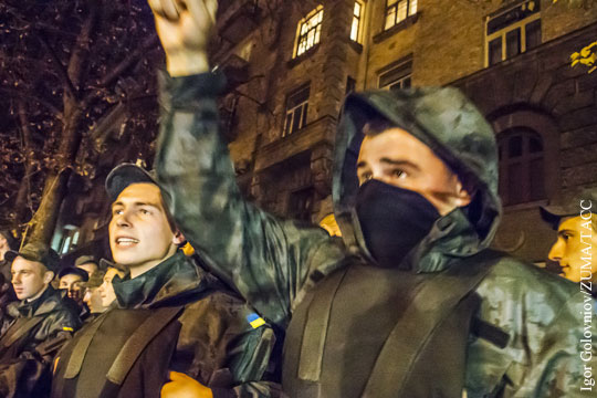 Столкновения произошли между Нацгвардией и представителями батальонов в Киеве