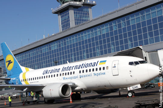Самолет Львов - Киев остановили во время разгона по ВПП