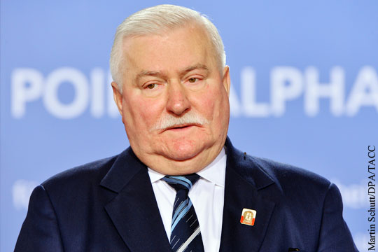 Валенса назвал Качиньских виновными в авиакатастрофе под Смоленском