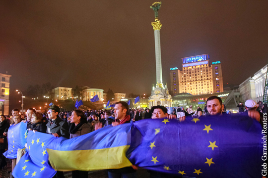 Украинское издание призвало ЕС не предоставлять Киеву безвизовый режим