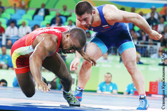 Российский борец в поединке с украинским спортсменом завоевал золото Олимпиады