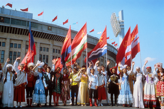 Жители 11 стран оценили жизнь до и после распада СССР