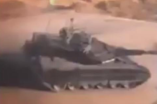 СМИ: Новейший иранский танк внешне похож на российский Т–90СМ