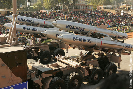 Пекин осудил решение Индии о размещении на границе с Китаем ракет BrahMos