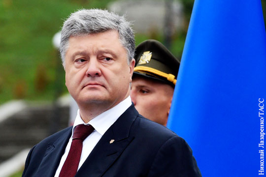 Порошенко открыл военный парад в Киеве стихотворением Маяковского