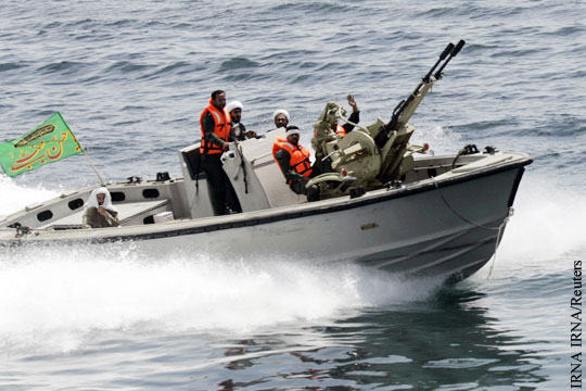Пентагон: Иранские катера в Ормузском проливе вели себя непрофессионально