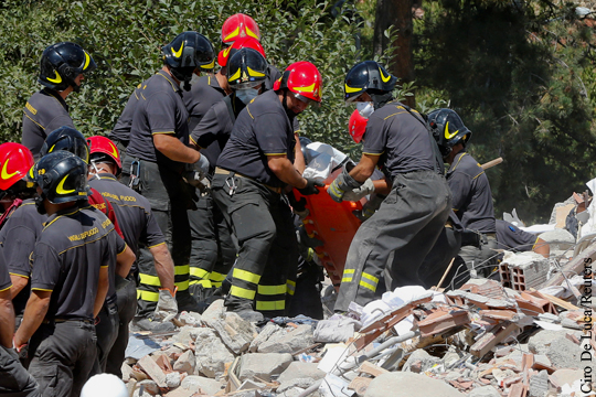 Число жертв землетрясения в Италии возросло до 267 человек