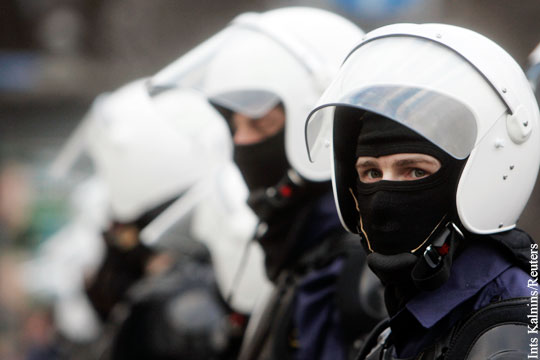 В Латвии полиция избила одетых в российскую форму страйкболистов