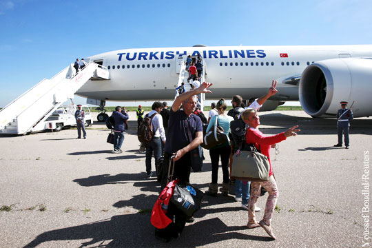 Даже резко упавшие цены на путевки не спасут турецкий сезон
