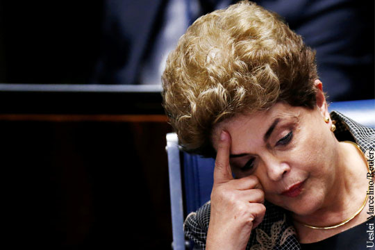 Парламент Бразилии проголосовал за импичмент Руссефф