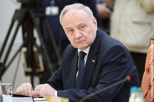 Президент Молдавии предложил называть государственным языком румынский