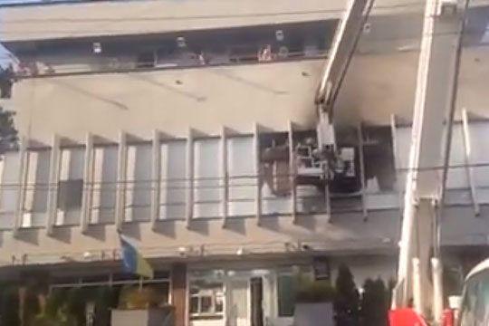 Здание телеканала «Интер» подожгли в Киеве