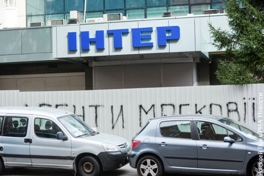 Депутаты Рады вывели сотрудников «Интера» из заблокированного радикалами телецентра