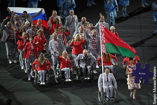 Белоруссия объяснила флаг России на открытии Паралимпиады солидарностью