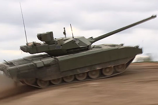 Минобороны впервые показало танк «Армата» в действии (видео)