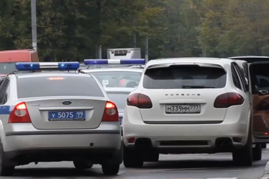 Porsche из «стреляющего» кортежа попытался скрыться от полиции в Москве