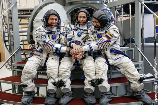 Источник сообщил о сокращении числа российских космонавтов на МКС из-за США