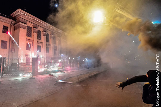 Посольство России направило в МИД Украины ноту протеста в связи с ночным нападением