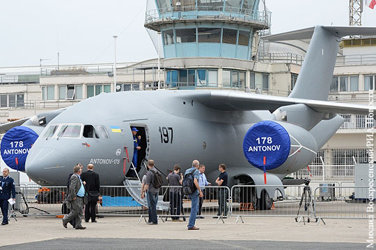 «Антонов» показал новый транспортный самолет Ан-178 (видео)