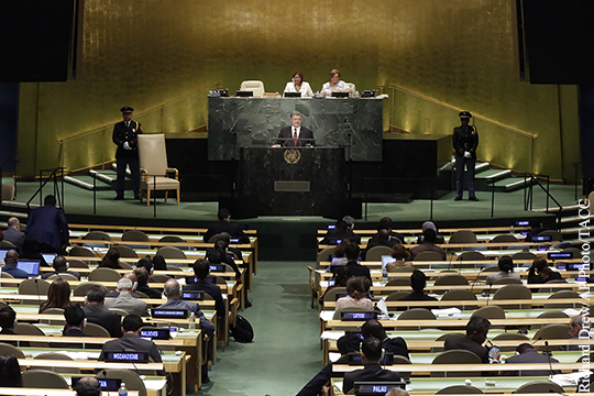 Опубликовано видео выступления Порошенко с трибуны ГА ООН в полупустом зале