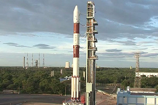 Ракета с восьмью спутниками успешно стартовала с космодрома в Индии