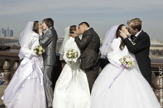 Минюст предложил запретить несовершеннолетним жениться без согласия родителей