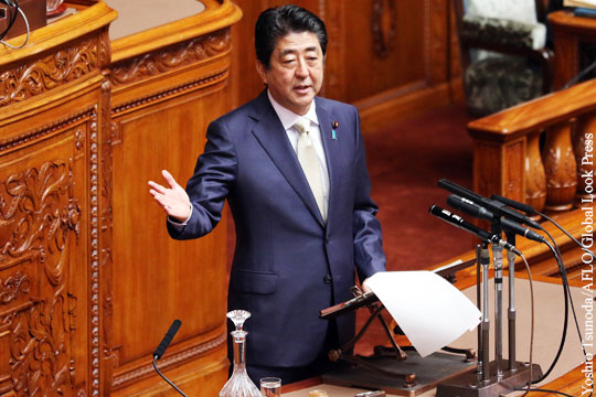 Абэ заявил о намерении через диалог с Россией получить четыре острова