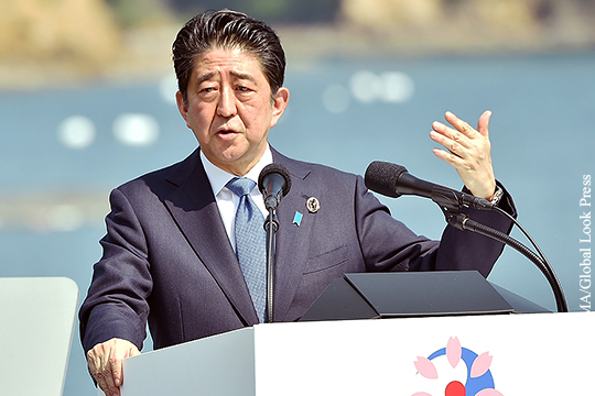 Абэ призвал не смешивать темы Крыма и Курил