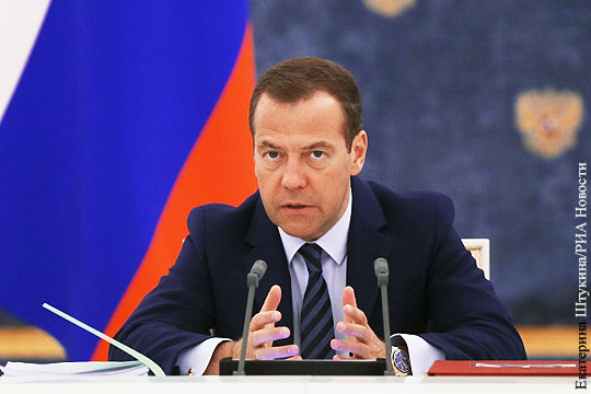 Медведев распорядился о продаже 50,755% Башнефти за 329,69 млрд рублей
