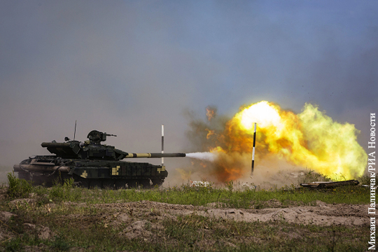 Украина перебросила танки и артиллерию к линии соприкосновения в Донбассе