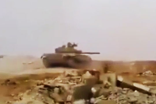 Сирийские военные на Т-72 дважды уклонились от ракеты из американского ПТРК (видео)