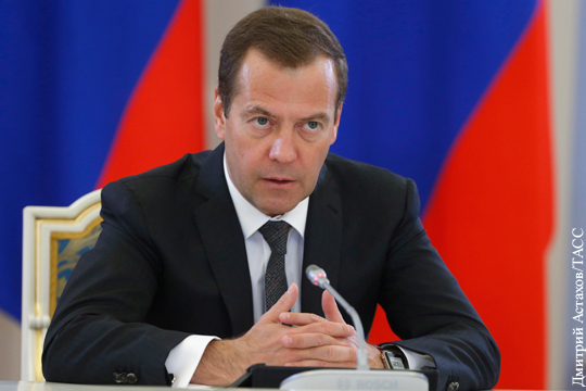 Медведев поручил «взбодрить» руководство Тверской области