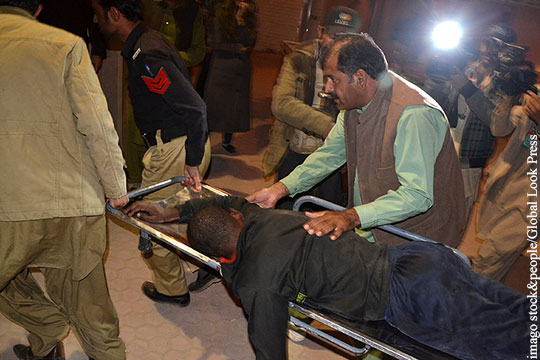 Число жертв нападения на полицейских в Пакистане достигло 59 человек