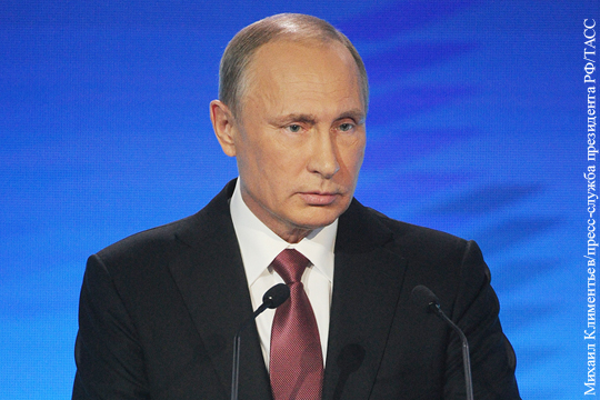Путин: Россию и Украину сначала разделили, а потом стравили