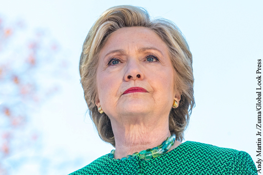 СМИ: Новые письма Клинтон нашли при расследовании вокруг мужа ее помощницы