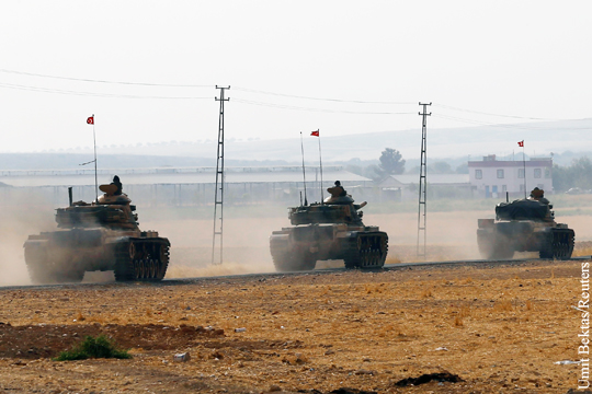 Турция начала стягивать бронетехнику к границе с Сирией