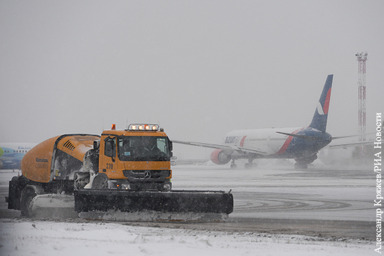 В аэропортах Москвы отменены более 20 авиарейсов