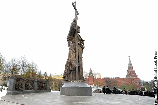 Порошенко заявил о «гибридном присвоении» Россией украинской истории