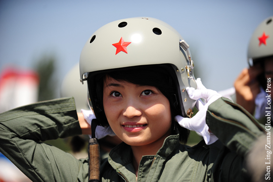 В Китае разбился пилотируемый женщиной истребитель