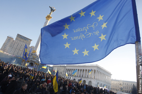 При внешнем одобрении ЕС ставит новые препятствия на «безвиз» для Украины