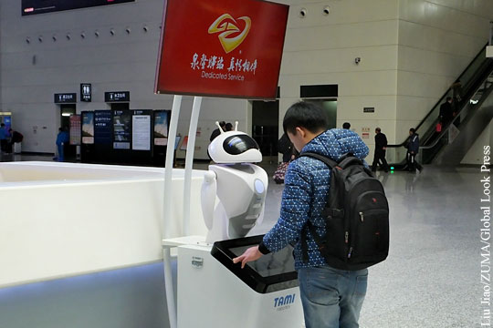 В Китае зафиксирован первый случай нападения робота на человека
