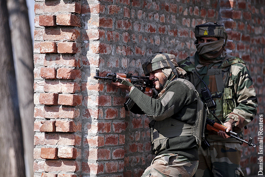 Армия Индии открыла массированный огонь на линии контроля с Пакистаном