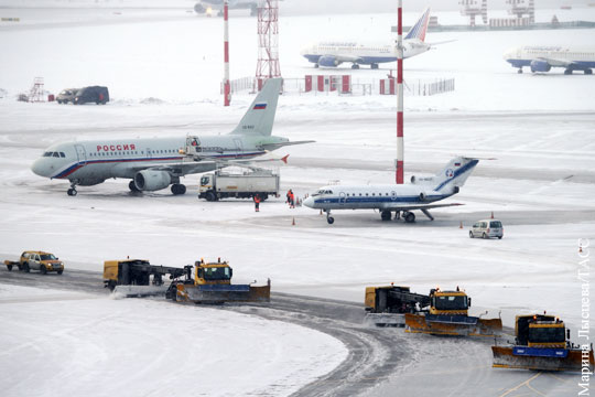 В аэропортах Москвы отменены более 50 авиарейсов